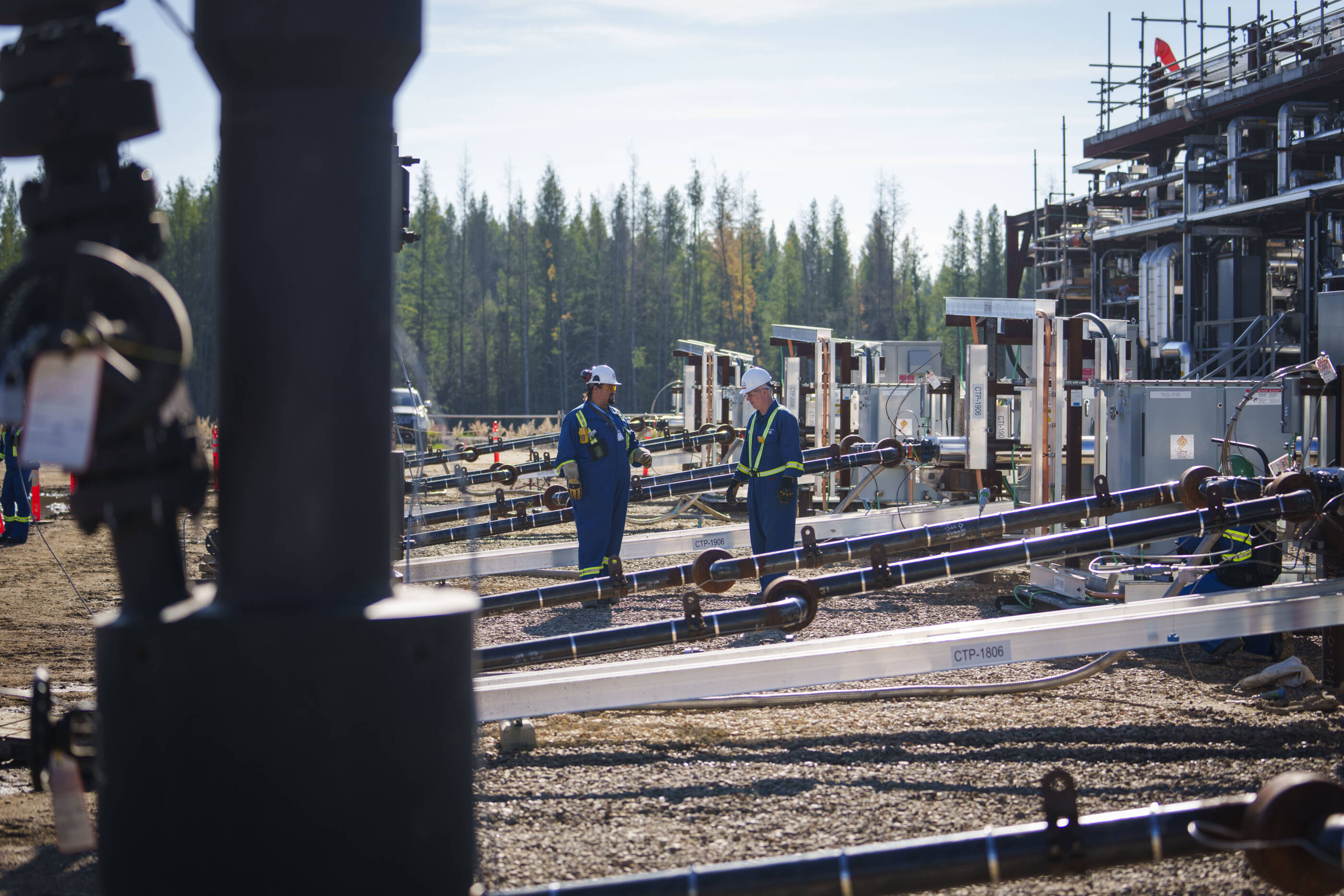 LImpriale produit pour la premire fois du ptrole dans le cadre du projet Grand Rapids  Cold Lake. Grand Rapids est la premire application commerciale de la technologie SGSIV assiste par solvant.